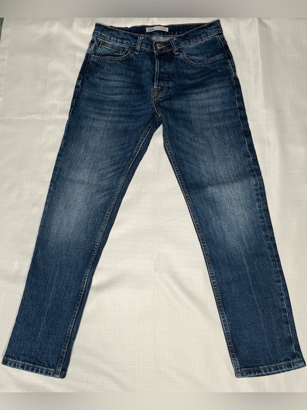 Zara Dark Wash Straight Leg Jeans Mid Rise Classic Denim Capsule Wardrobe 31
